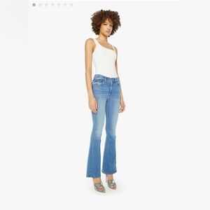MOTHER The Weekender Flare Jeans in Layover Wash Size 27